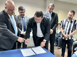 Prefeito de Feira Grande assina termo de cooperação para 6ª edição do Programa Moradia Legal