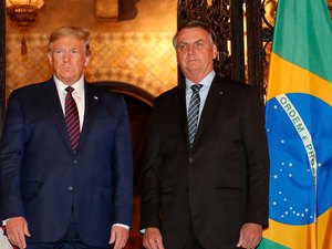 Brasil assina acordo militar com EUA que dá acesso a US$ 100 bilhões