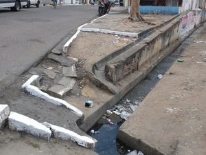 Moradores reclamam de lixo e focos do Aedes aegypti