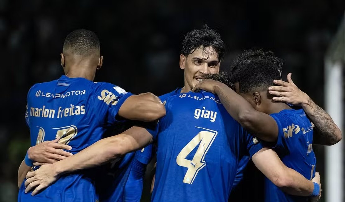 BRASILEIRÃO: Palmeiras assume a liderança e Corinthians entra no Z-4
