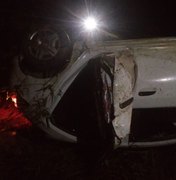 Condutor perde controle do carro e sofre acidente em Japaratinga