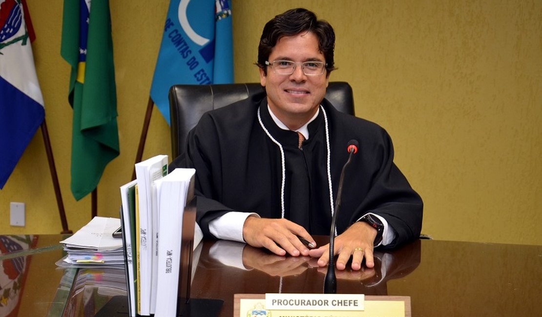 TCE nomeia Enio Pimenta como procurador-geral do MPC