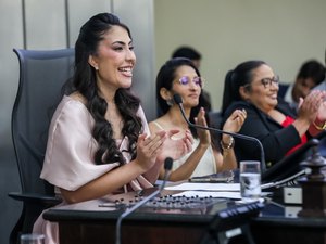 Selo criado por Gabi Gonçalves para incentivar igualdade salarial completa três anos