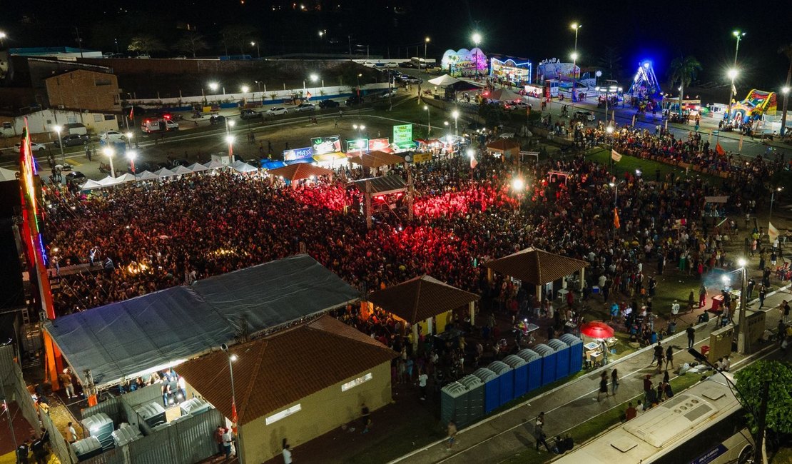 Público lota Praça Beira Rio no último dia do Festival Primaverão em Traipu﻿