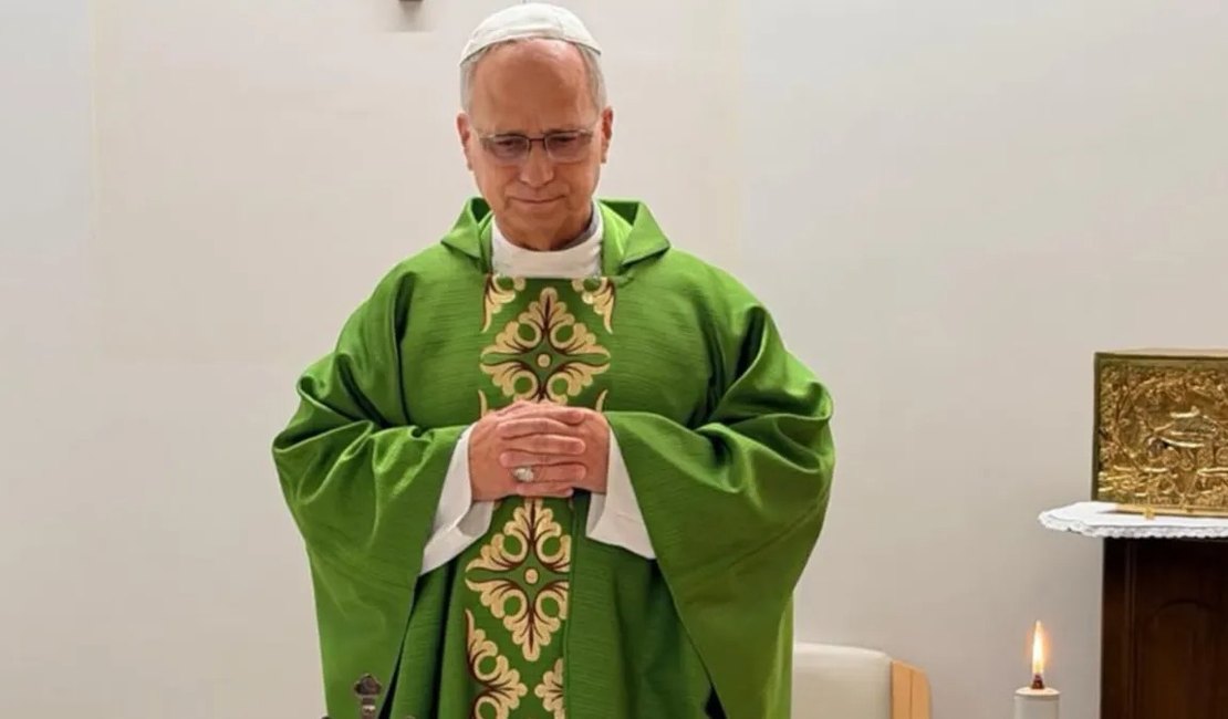 Vaticano divulga primeiras imagens do papa desde a cirurgia