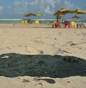 Manchas de óleo ainda são vistas em nove praias de Alagoas, diz Ibama