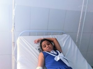 [Vídeo] Criança sente-se mal e colegas fazem apresentação em posto de saúde