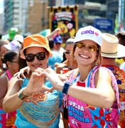 Prefeita Ceci participa das prévias carnavalescas de Maceió e destaca respeito às mulheres no carnaval