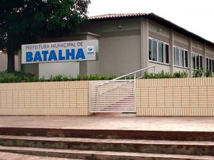 Prefeitura foi multada em R$ 830 mil por irregularidades no lixão