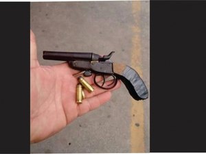 Denúncia leva à prisão de jovens e apreensão de menor em Arapiraca