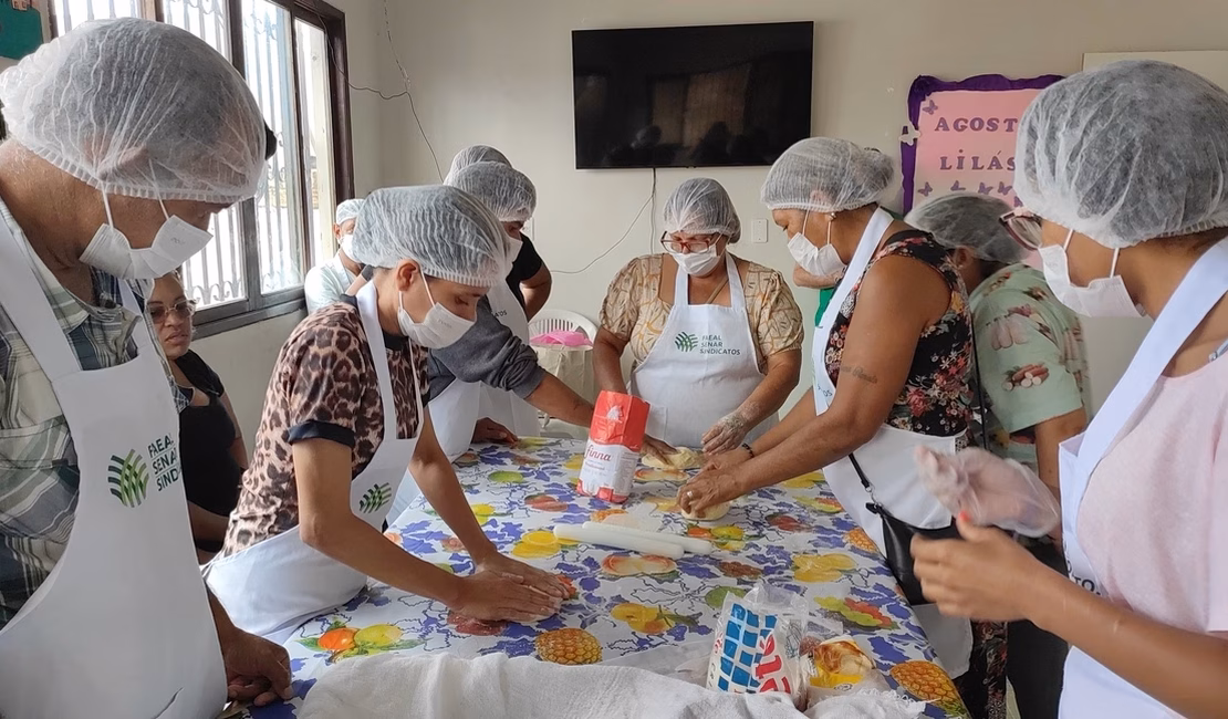 Setembro Amarelo: Curso ensina a produzir pães e funciona como atividade terapêutica para usuários do CAPS de Penedo
