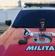 Polícia apreende drogas, arma e munições em residência no bairro Benedito Bentes, em Maceió