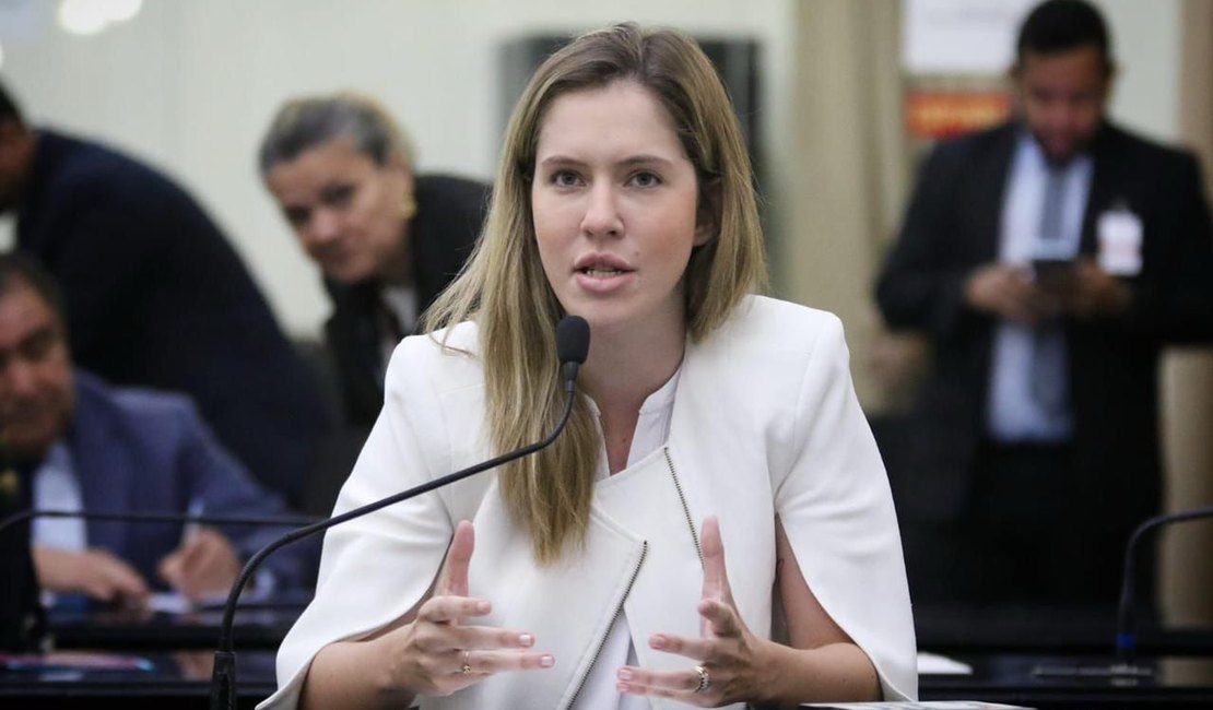 Cibele Moura propõe homenagem a médica que salvou vítimas de acidente na BR-101