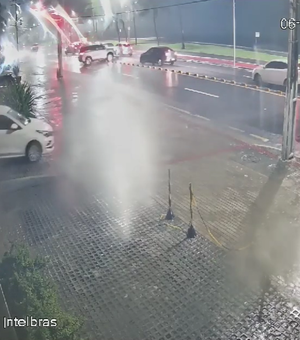 [Vídeo] Câmera registra momento em que motorista de BMW colide na Jatiúca