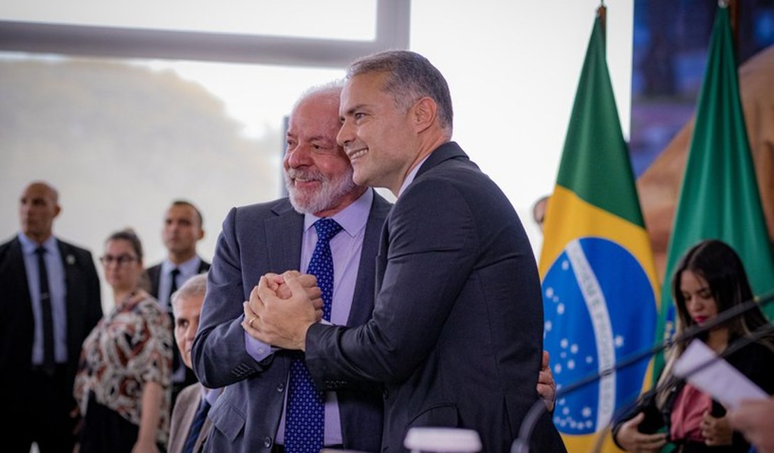 Governo oficializa novas regras e encerra obrigatoriedade das aulas em autoescolas