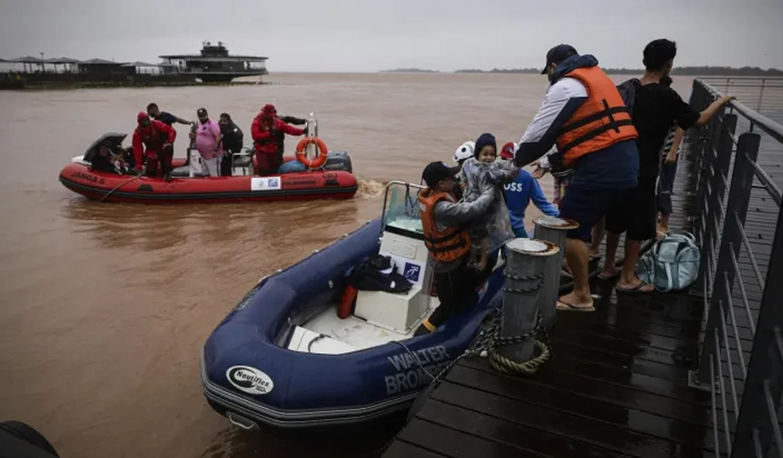 Chuvas no RS: mais de 10 mil pessoas foram resgatadas