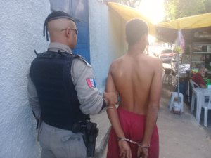 Jovens de 16 anos é apreendido com produtos roubados