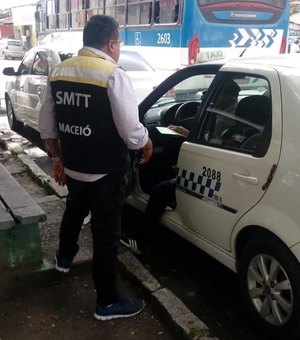 SMTT flagra táxi realizando transporte irregular de passageiros