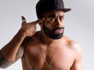 Após fracasso como influencer, Ex-BBB trabalha como motoboy