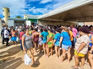 Prefeitura continua nesta quinta (6) distribuição de 30 toneladas de peixes para famílias de Palmeira