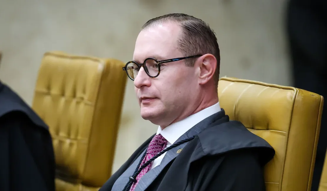 Zanin manda PF entregar dados de celular de Vorcaro em seu gabinete