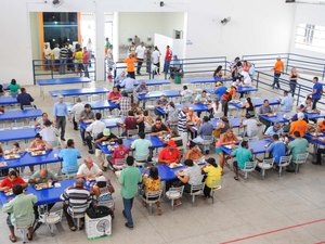 Restaurante Popular de Maceió reabre praça de alimentação