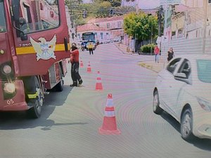 Incêndio atinge casas evacuadas no bairro do Bebedouro, em Maceió