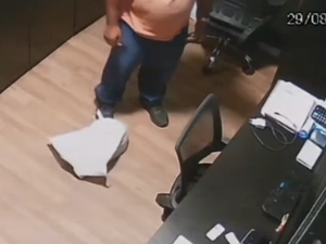 Vídeo mostra ex-funcionários de academia espancando gata em Maceió