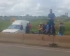 Capotamento na AL-220 deixa veículos danificados e vítimas leves em Arapiraca