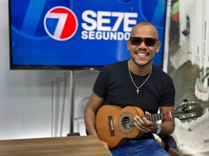 [Vídeo] De Arapiraca para o mundo: o sonho de viver da música que move o cantor GêSamba
