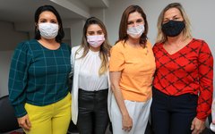 Cristiane Brito sendo recepcionada