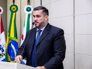 Leonardo Dias ironiza denúncias de compra de votos: 'Onde tem PT, a gente já sabe o que pode acontecer'