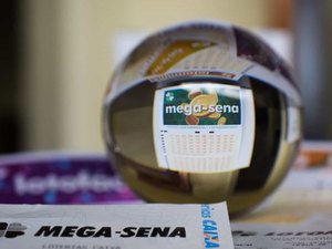 Mega-Sena: ninguém acerta as 6 dezenas e prêmio vai R$ 90 milhões