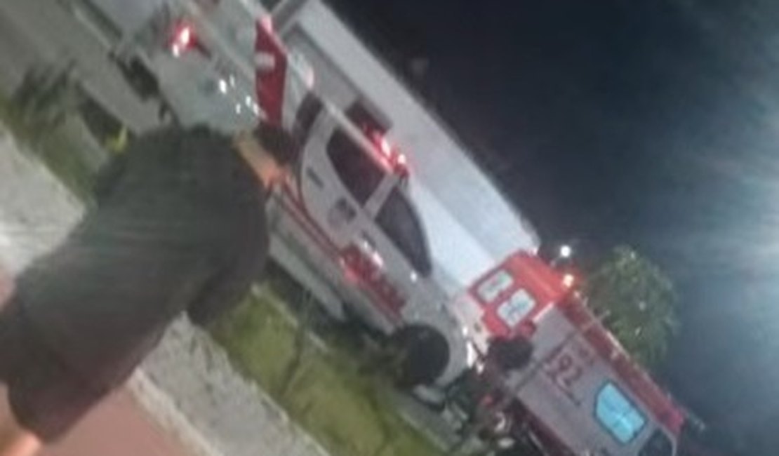 Dois homens são baleados no Benedito Bentes e suspeitos fogem de moto