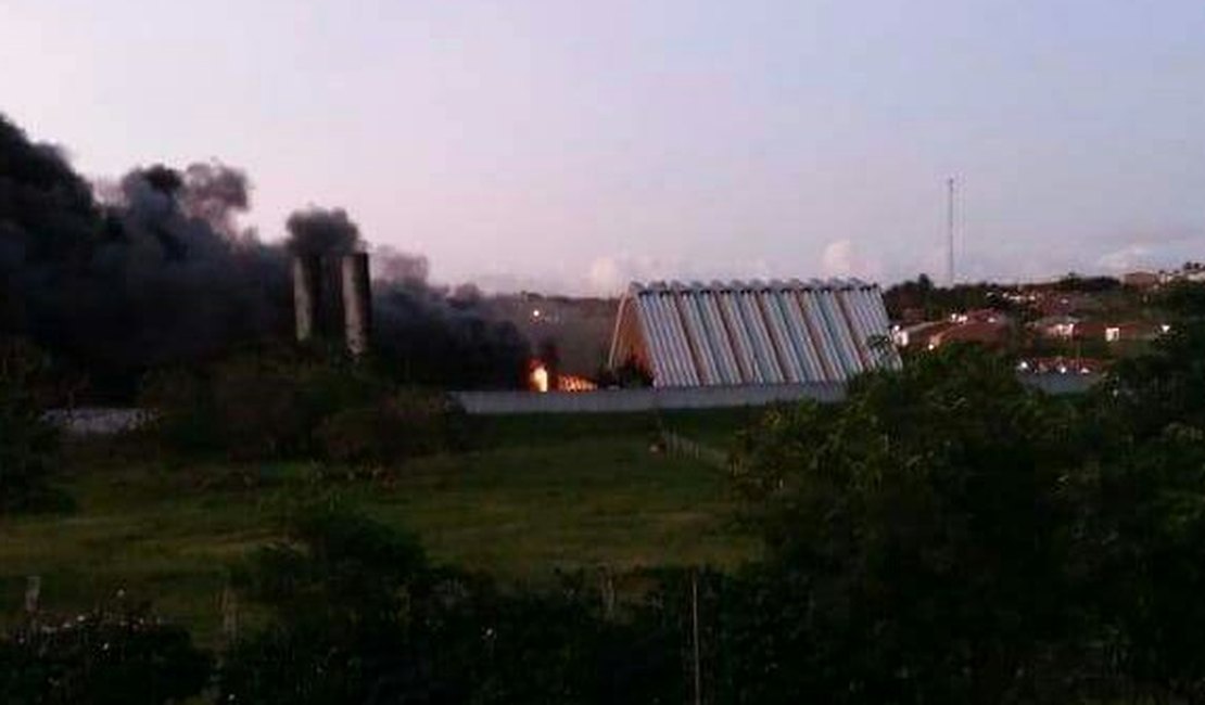 [Vídeo] Incêndio supostamente criminoso deixa danos em escola de Girau do Ponciano