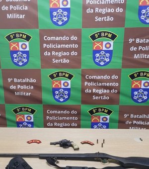 Homem é preso por ameaçar vizinhos com espingarda artesanal em Delmiro Gouveia