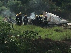 Avião cai e mata quatro pessoas em Minas Gerias