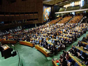 Assembleia Geral da ONU aprova resolução contra invasão da Ucrânia pela Rússia