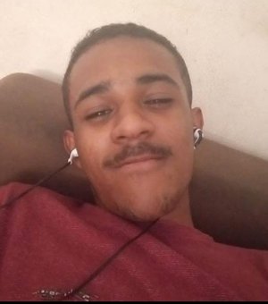 Identificado homem assassinado a tiros na frente da mãe em Arapiraca