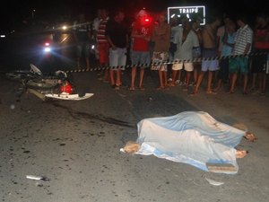 Condutor embriagado colide frontalmente em ônibus e morre