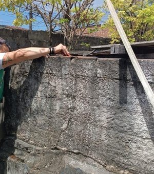 Empresa é autuada por despejar concreto em galeria pluvial em Maceió