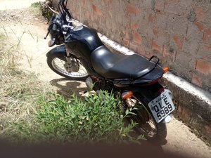 Polícia recupera moto no município de Cajueiro