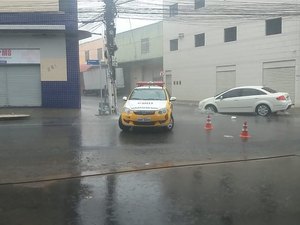 Chuvas: SMTT Arapiraca orienta motoristas sobre cuidados ao dirigir na chuva