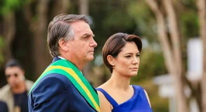 Michelle se pronuncia após prisão de Bolsonaro e cita trecho bíblico