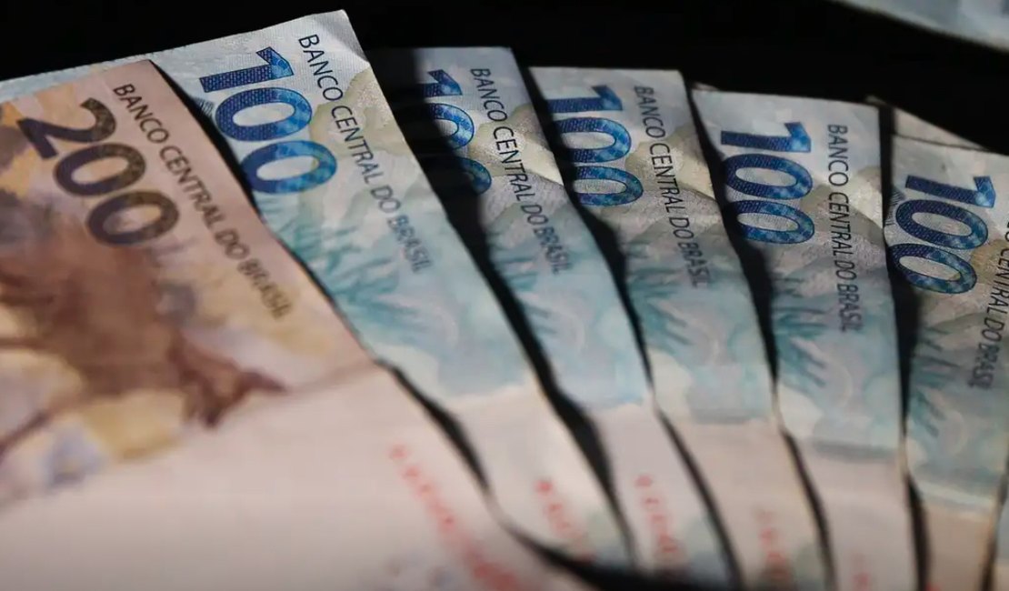 Mais de 141 mil ainda não sacaram abono salarial; veja como consultar