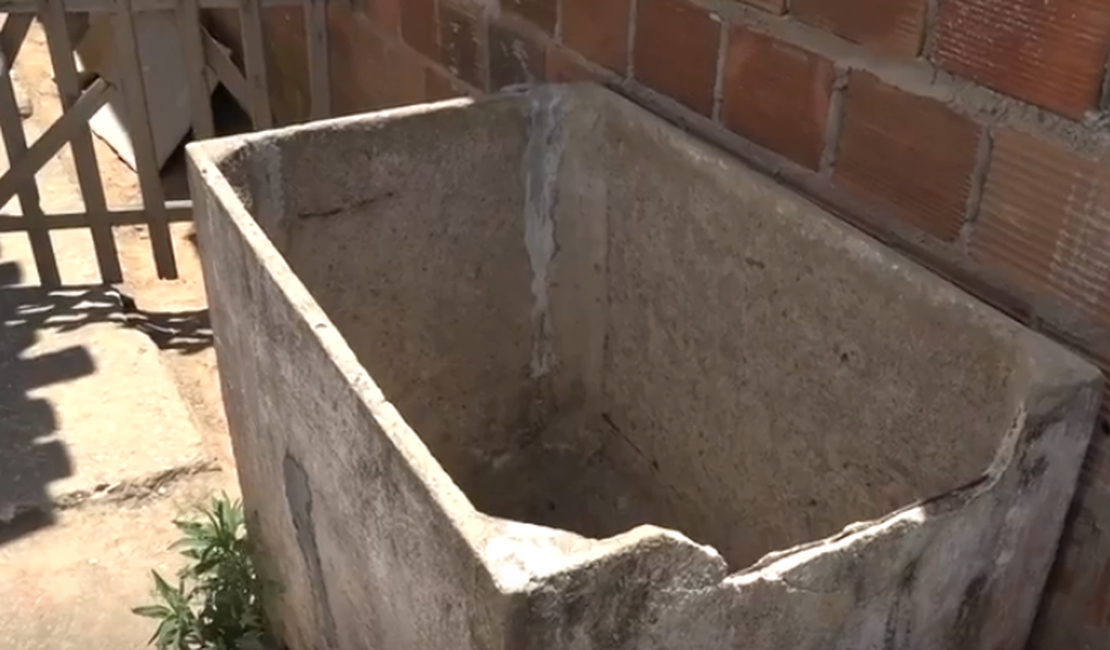 [Vídeo] Moradores de Arapiraca estão sem água há mais de 20 dias