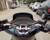 [Vídeo] Mulher que postava sobre motociclismo grava próprio acidente
