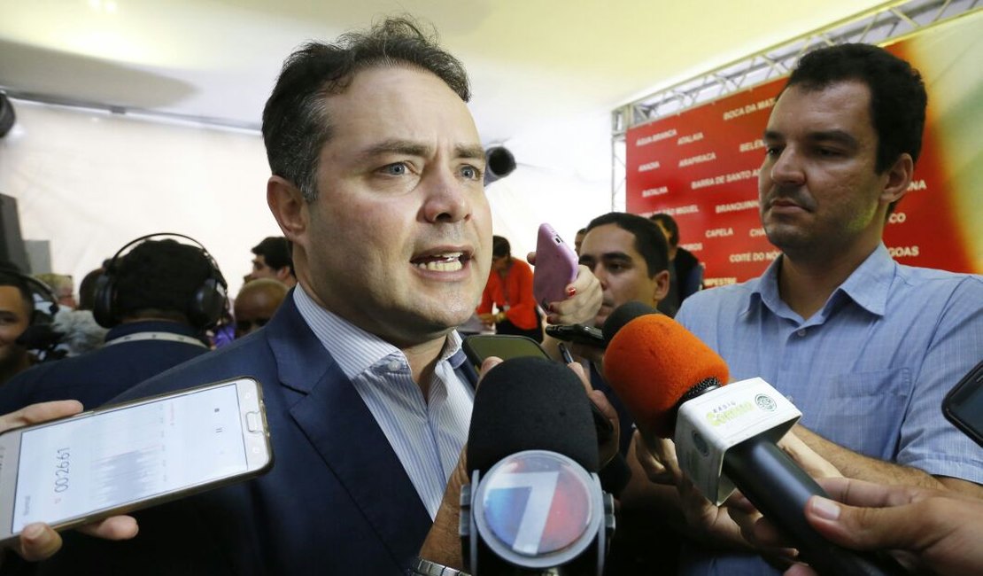 Renan Filho anuncia reposição salarial aos servidores, mas não terão ganho real