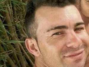 Criminosos se passam por policiais e executam homem dentro de casa
