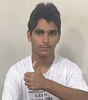 Jovem que entrou em espaço de leoa em zoológico morreu por hemorragia após ataque no pescoço